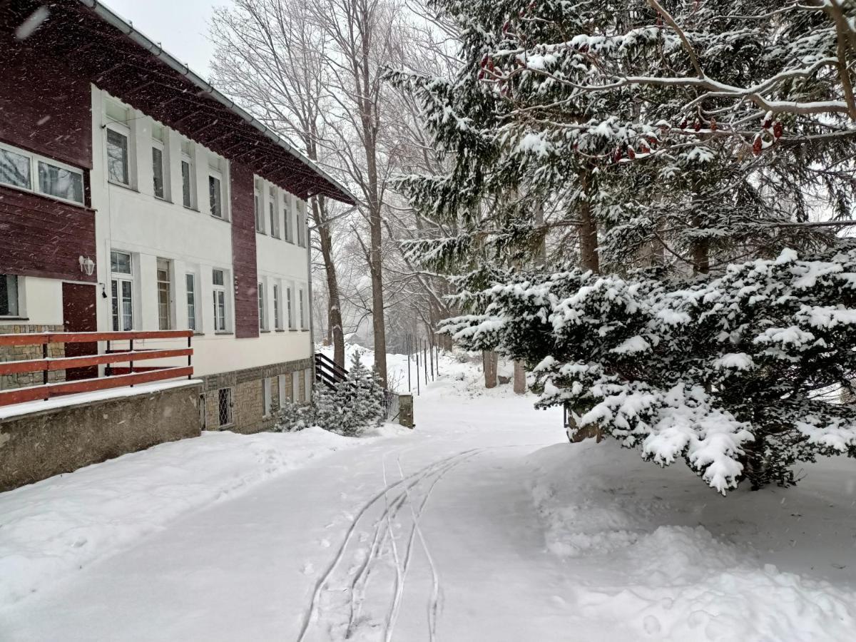 Osrodek Wypoczynkowy Nad Wodospadem Przesieka Bagian luar foto
